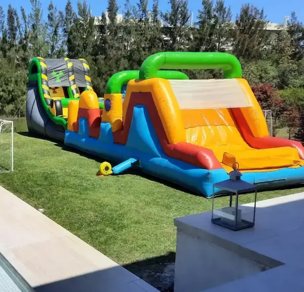 Carrera de obstaculos inflable 15 metros